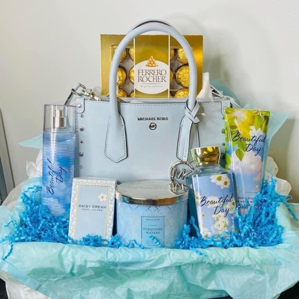 Purse self care set